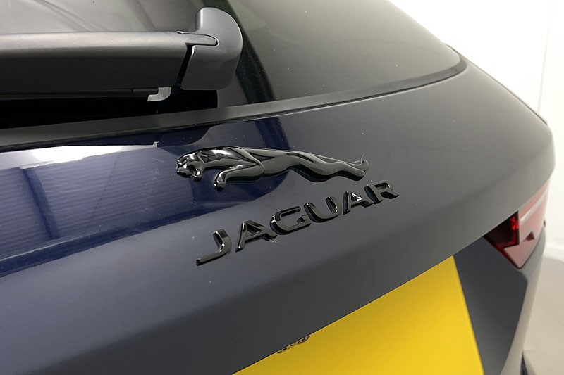 2024 (24) JAGUAR F-PACE 2.0 D200 R-Dynamic SE Black 5dr Auto AWD 5169104