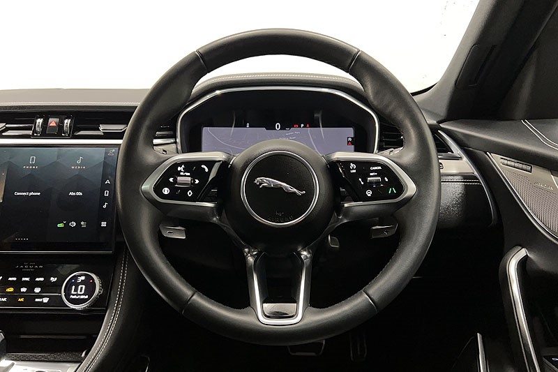 2024 (24) JAGUAR F-PACE 2.0 D200 R-Dynamic SE Black 5dr Auto AWD 5169070