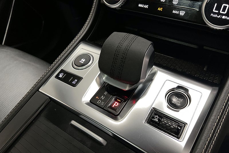 2024 (24) JAGUAR F-PACE 2.0 D200 R-Dynamic SE Black 5dr Auto AWD 5169083