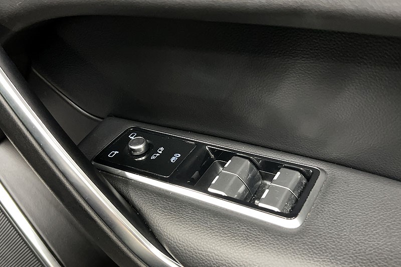 2024 (24) JAGUAR F-PACE 2.0 D200 R-Dynamic SE Black 5dr Auto AWD 5169073