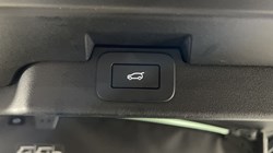 2023 (23) LAND ROVER DISCOVERY 3.0 D300 Dynamic SE 5dr Auto 5192472