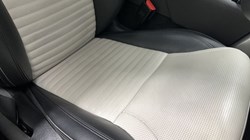 2023 (23) LAND ROVER DISCOVERY 3.0 D300 Dynamic SE 5dr Auto 5192442