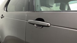 2023 (23) LAND ROVER DISCOVERY 3.0 D300 Dynamic SE 5dr Auto 5192478