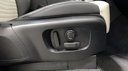 2023 (23) LAND ROVER DISCOVERY 3.0 D300 Dynamic SE 5dr Auto 5192441