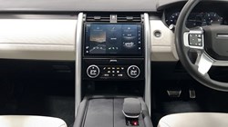 2023 (23) LAND ROVER DISCOVERY 3.0 D300 Dynamic SE 5dr Auto 5192432