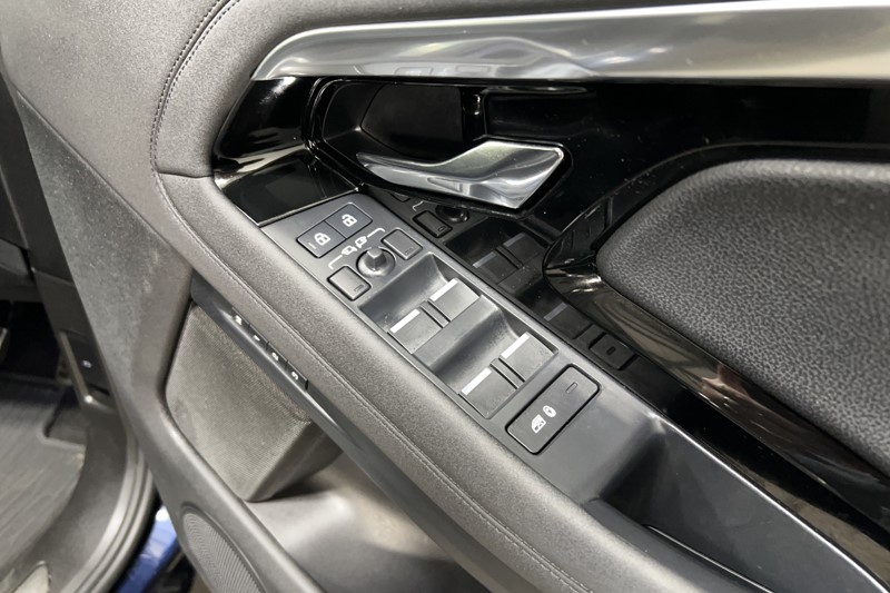 2023 (23) LAND ROVER RANGE ROVER EVOQUE 2.0 D200 R-Dynamic SE 5dr Auto 5170518