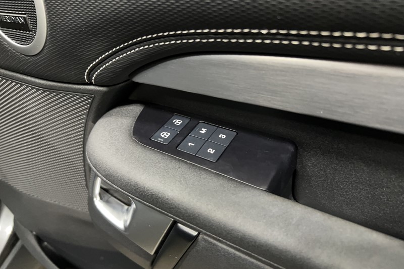 2024 (73) LAND ROVER DISCOVERY 3.0 D300 Dynamic SE 5dr Auto 5172490