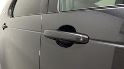 2024 (73) LAND ROVER DISCOVERY 3.0 D300 Dynamic SE 5dr Auto 5172531