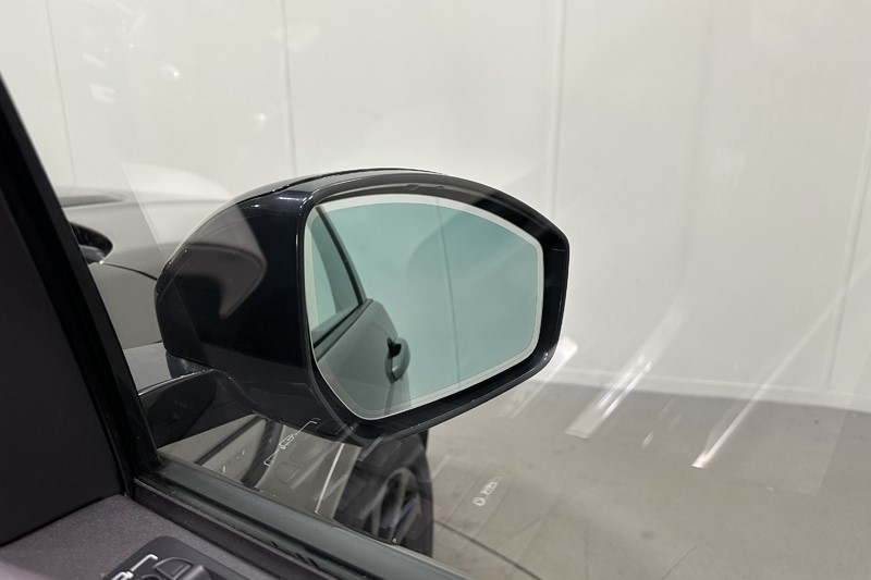 2023 (73) LAND ROVER DISCOVERY SPORT 1.5 P300e Urban Edition 5dr Auto [5 Seat] 5176983