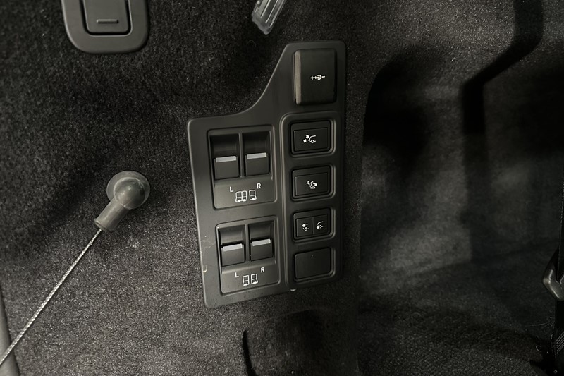 2023 (73) LAND ROVER DISCOVERY 3.0 D300 Dynamic SE 5dr Auto 5180579