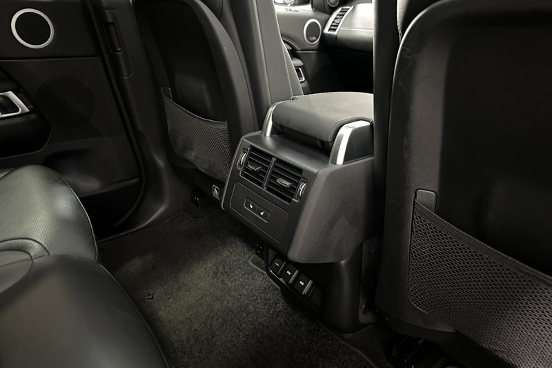 2023 (73) LAND ROVER DISCOVERY 3.0 D300 Dynamic SE 5dr Auto 5180542