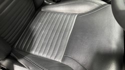 2023 (73) LAND ROVER DISCOVERY 3.0 D300 Dynamic SE 5dr Auto 5180547