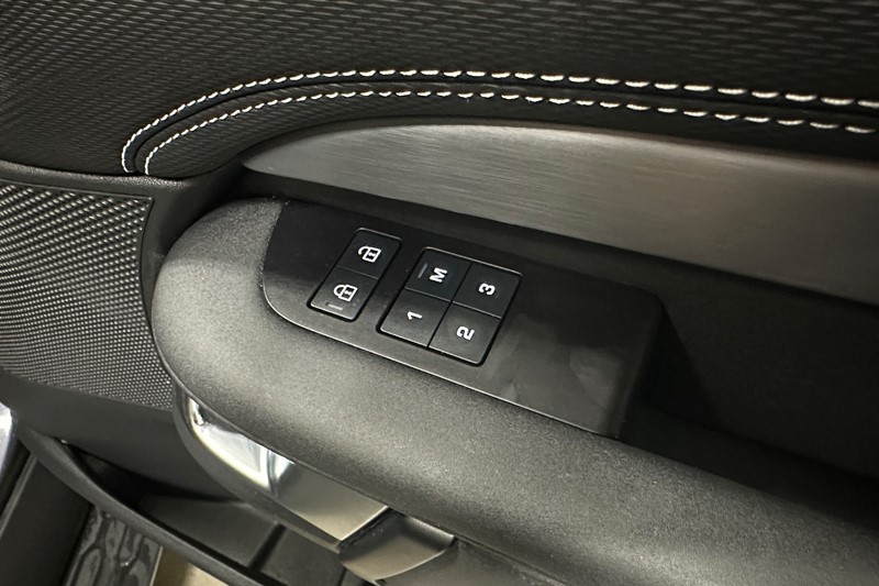 2023 (73) LAND ROVER DISCOVERY 3.0 D300 Dynamic SE 5dr Auto 5180544