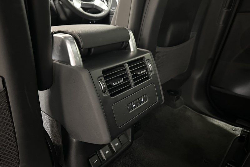 2023 (73) LAND ROVER DISCOVERY 3.0 D300 Dynamic SE 5dr Auto 5180575