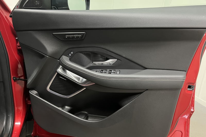 2023 (73) JAGUAR E-PACE 2.0 D200 R-Dynamic SE Black 5dr Auto 5179064