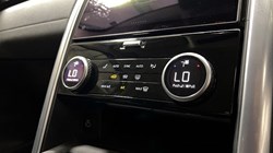 2022 (72) LAND ROVER DISCOVERY 3.0 D250 S 5dr Auto 5183125