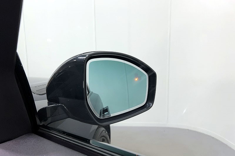 2023 (23) LAND ROVER RANGE ROVER VELAR 2.0 D200 MHEV Dynamic SE 5dr Auto 5237313