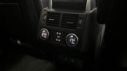 2022 (22) LAND ROVER DISCOVERY 3.0 D300 R-Dynamic SE 5dr Auto 5205096