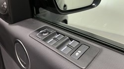 2022 (22) LAND ROVER DISCOVERY 3.0 D300 R-Dynamic SE 5dr Auto 5205100