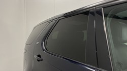 2022 (22) LAND ROVER DISCOVERY 3.0 D300 R-Dynamic SE 5dr Auto 5205134