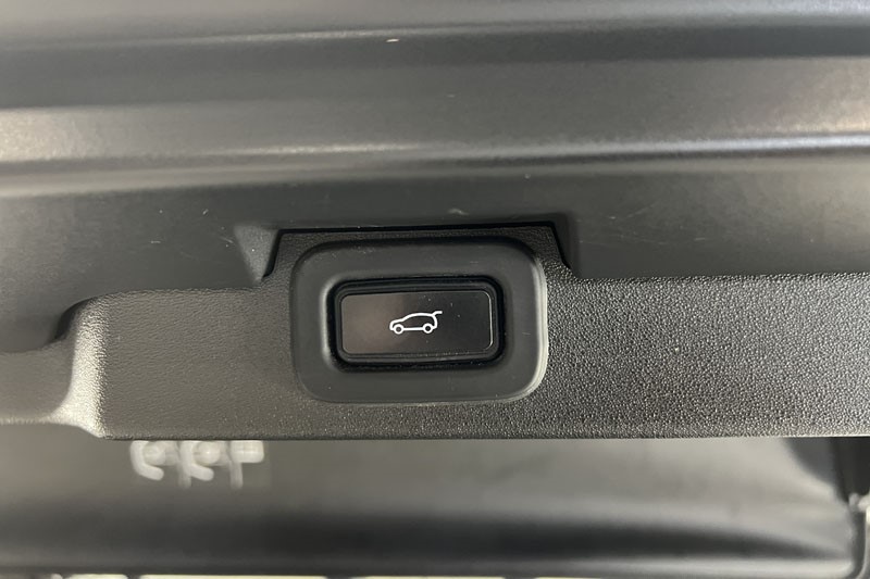 2022 (22) LAND ROVER DISCOVERY 3.0 D300 R-Dynamic SE 5dr Auto 5205131