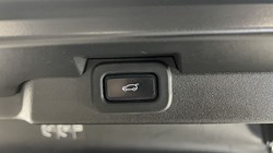 2022 (22) LAND ROVER DISCOVERY 3.0 D300 R-Dynamic SE 5dr Auto 5205131