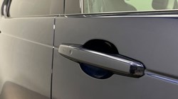 2022 (22) LAND ROVER DISCOVERY 3.0 D300 R-Dynamic SE 5dr Auto 5205135