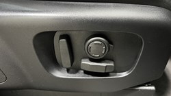 2022 (22) LAND ROVER DISCOVERY 3.0 D300 R-Dynamic SE 5dr Auto 5205102