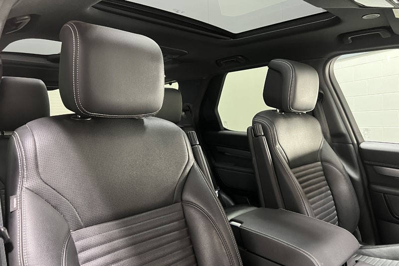 2022 (22) LAND ROVER DISCOVERY 3.0 D300 R-Dynamic SE 5dr Auto 5205104