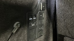 2022 (22) LAND ROVER DISCOVERY 3.0 D300 R-Dynamic SE 5dr Auto 5205130