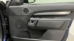 2022 (22) LAND ROVER DISCOVERY 3.0 D300 R-Dynamic SE 5dr Auto 5205097