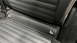 2022 (22) LAND ROVER DISCOVERY 3.0 D300 R-Dynamic SE 5dr Auto 5205123