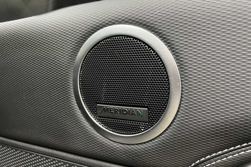 2022 (22) LAND ROVER DISCOVERY 3.0 D300 R-Dynamic SE 5dr Auto 5205099