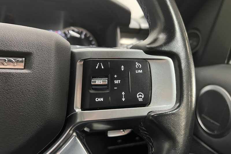 2022 (22) LAND ROVER DISCOVERY 3.0 D300 R-Dynamic SE 5dr Auto 5205107