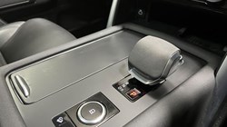 2022 (22) LAND ROVER DISCOVERY 3.0 D300 R-Dynamic SE 5dr Auto 5205109