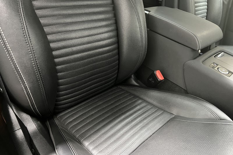 2022 (22) LAND ROVER DISCOVERY 3.0 D300 R-Dynamic SE 5dr Auto 5205103