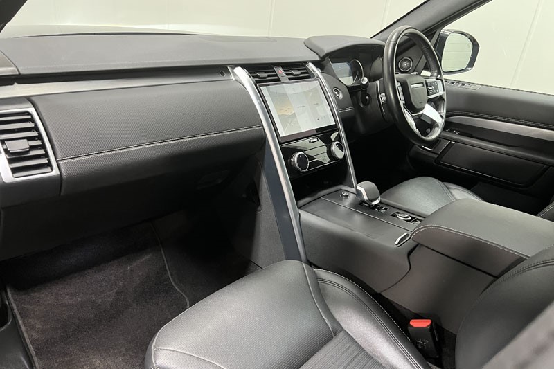 2022 (22) LAND ROVER DISCOVERY 3.0 D300 R-Dynamic SE 5dr Auto 5205120