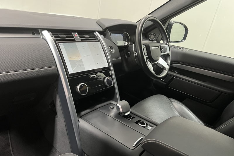 2022 (22) LAND ROVER DISCOVERY 3.0 D300 R-Dynamic SE 5dr Auto 5205121