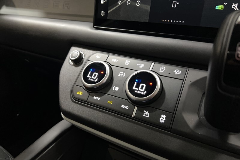 2023 (73) LAND ROVER DEFENDER 3.0 D250 X-Dynamic HSE 90 3dr Auto 5261684