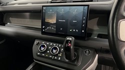 2023 (23) LAND ROVER DEFENDER 3.0 D300 X-Dynamic HSE 110 5dr Auto 5283523