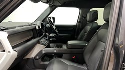 2023 (23) LAND ROVER DEFENDER 3.0 D300 X-Dynamic HSE 110 5dr Auto 5283500
