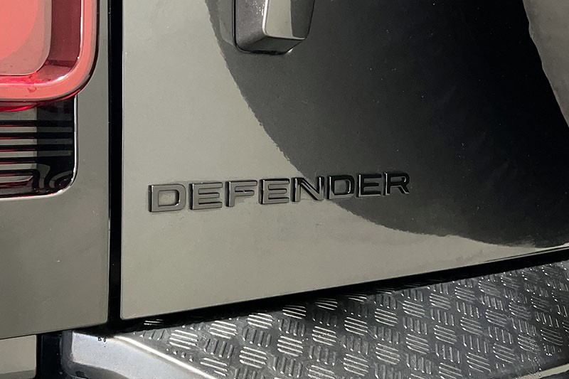 2023 (23) LAND ROVER DEFENDER 3.0 D300 X-Dynamic HSE 110 5dr Auto 5283546