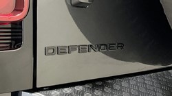 2023 (23) LAND ROVER DEFENDER 3.0 D300 X-Dynamic HSE 110 5dr Auto 5283546