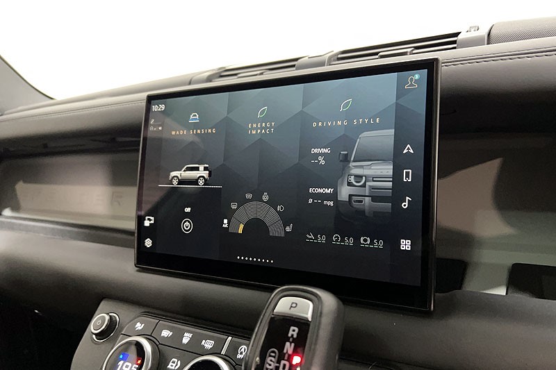 2023 (23) LAND ROVER DEFENDER 3.0 D300 X-Dynamic HSE 110 5dr Auto 5283528