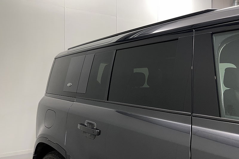 2023 (23) LAND ROVER DEFENDER 3.0 D300 X-Dynamic HSE 110 5dr Auto 5283551