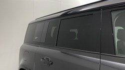 2023 (23) LAND ROVER DEFENDER 3.0 D300 X-Dynamic HSE 110 5dr Auto 5283551