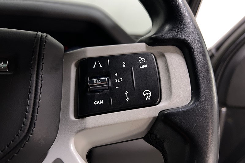 2023 (23) LAND ROVER DEFENDER 3.0 D300 X-Dynamic HSE 110 5dr Auto 5283519