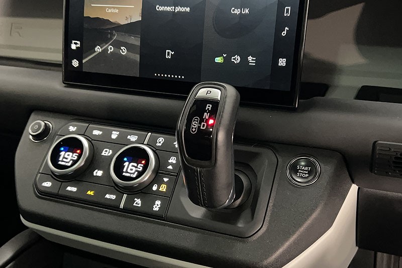 2023 (23) LAND ROVER DEFENDER 3.0 D300 X-Dynamic HSE 110 5dr Auto 5283525