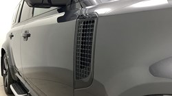 2023 (23) LAND ROVER DEFENDER 3.0 D300 X-Dynamic HSE 110 5dr Auto 5283555