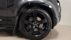 2023 (23) LAND ROVER DEFENDER 3.0 D300 X-Dynamic HSE 110 5dr Auto 5283505